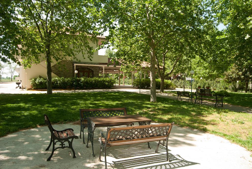 Yannis Hotel Krinídhes Exterior foto